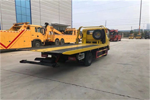 澜沧非事故拖车